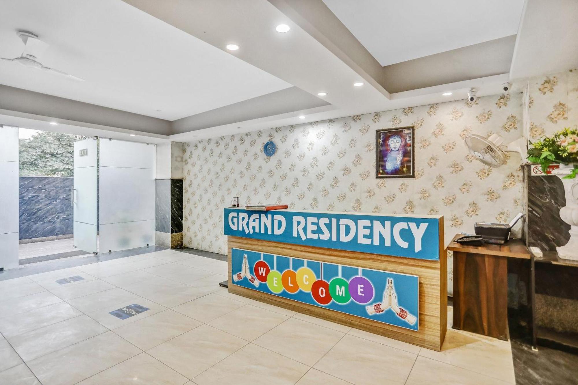 Townhouse 22956 Hotel Grand Residency Deli Exterior foto